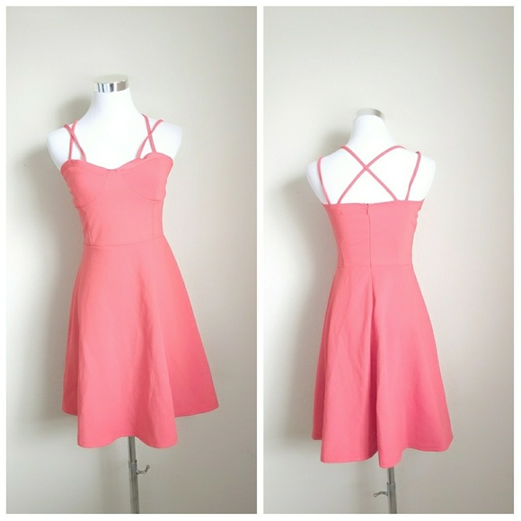 JustFab Dresses & Skirts - Coral strappy bustier dress